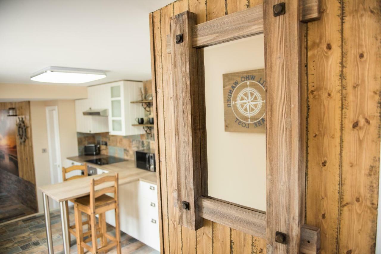 Deluxe Rustic Charlestown Themed Apartment 圣奥斯特尔 外观 照片