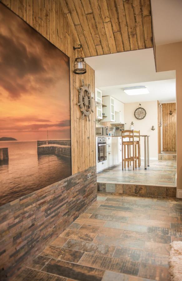 Deluxe Rustic Charlestown Themed Apartment 圣奥斯特尔 外观 照片